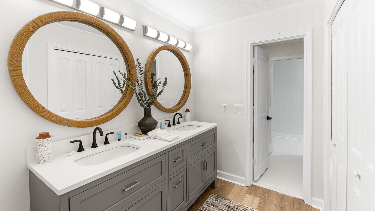 Photo of Bathroom in Biltmore Beach