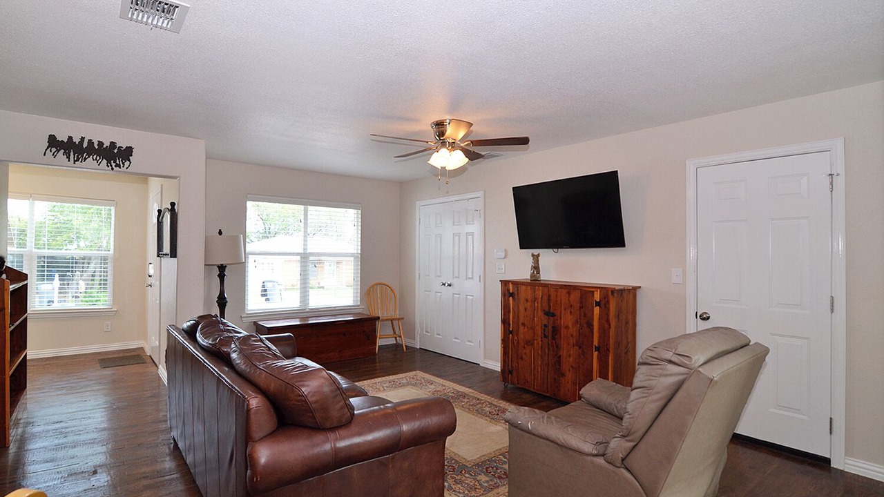 Photo of Livingroom in Allen