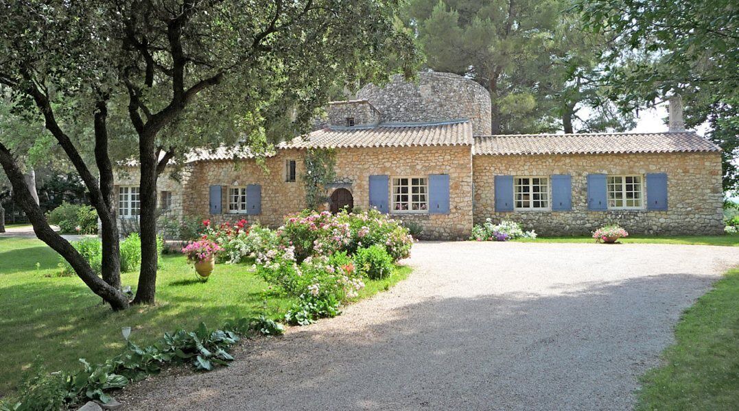 Photo of Outdoor in Lambesc
