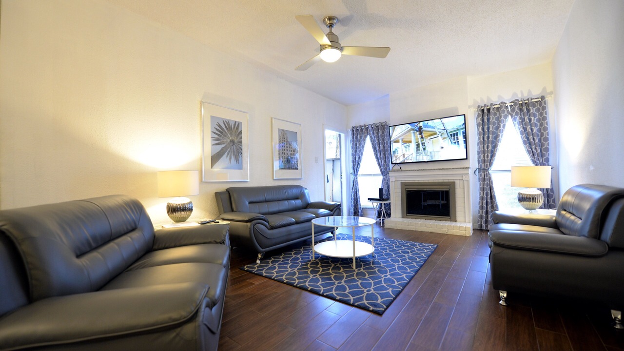 Photo of Livingroom in Westchase