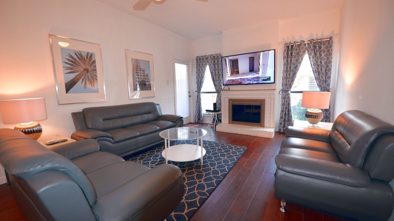 Photo of Livingroom in Westchase