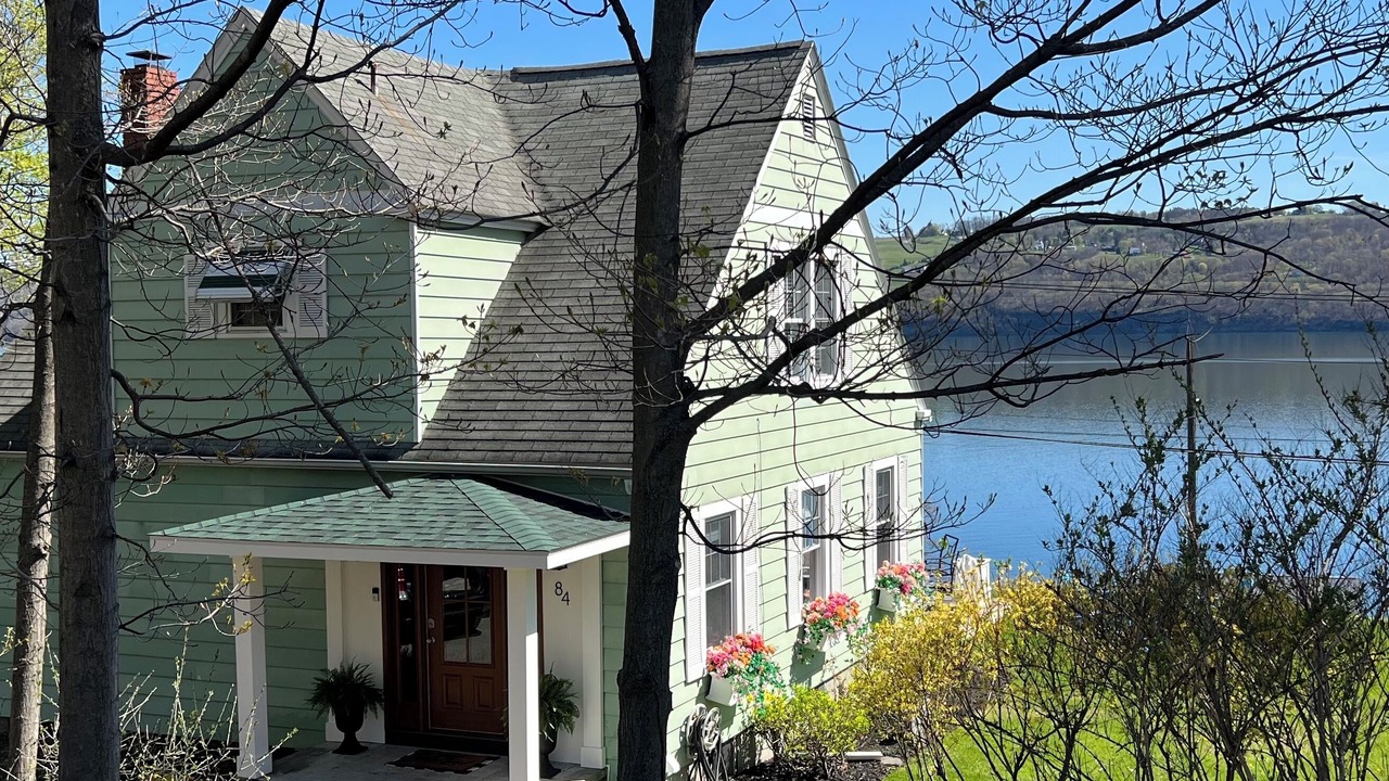 Photo of Outdoor in Town of Reading