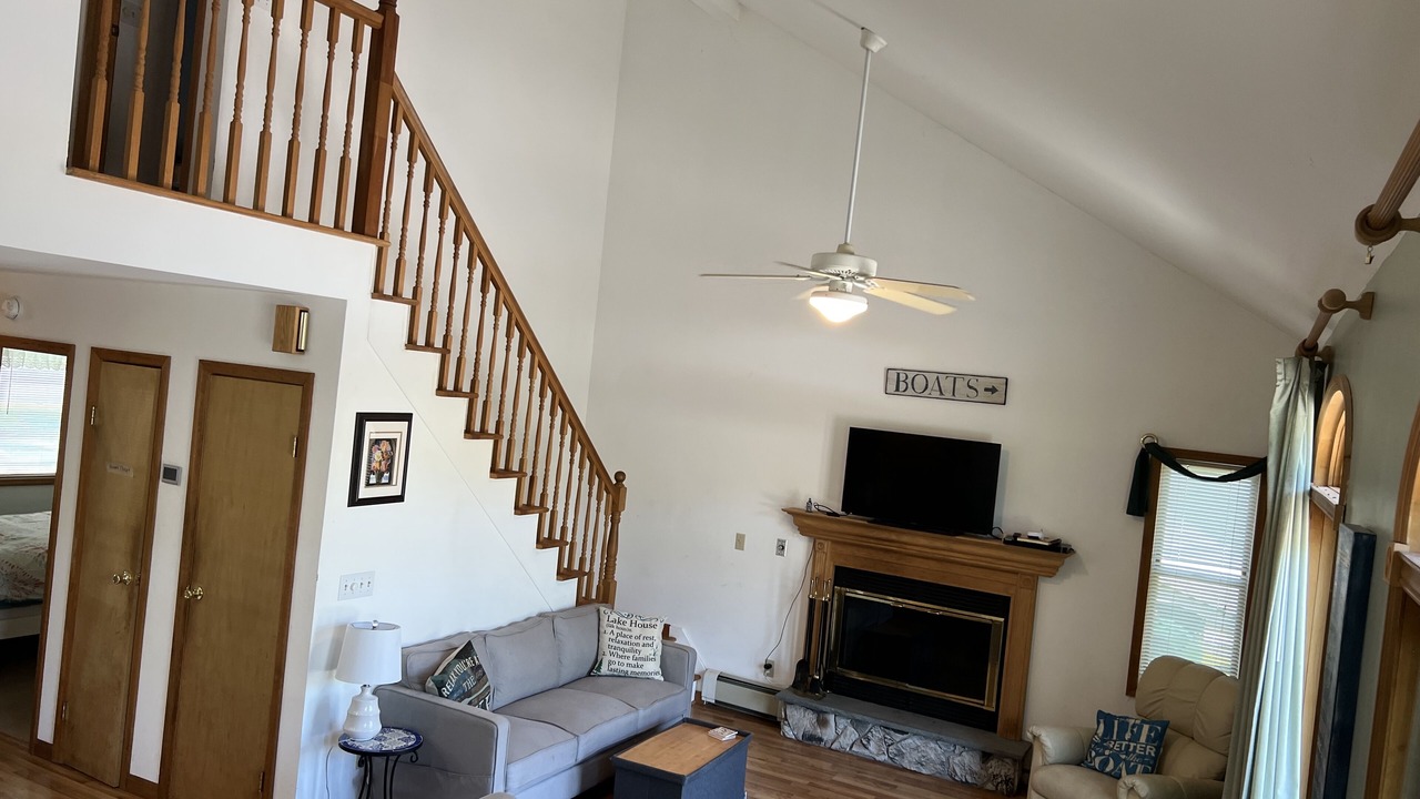 Photo of Livingroom in Hancock