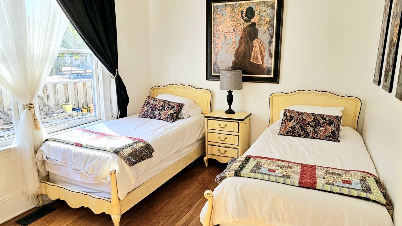 Photo of Bedroom in Downtown