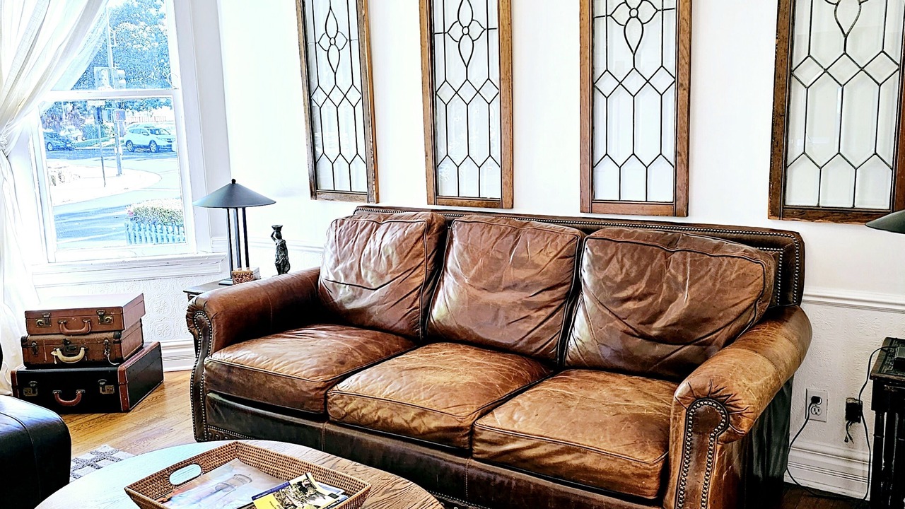 Photo of Livingroom in Downtown