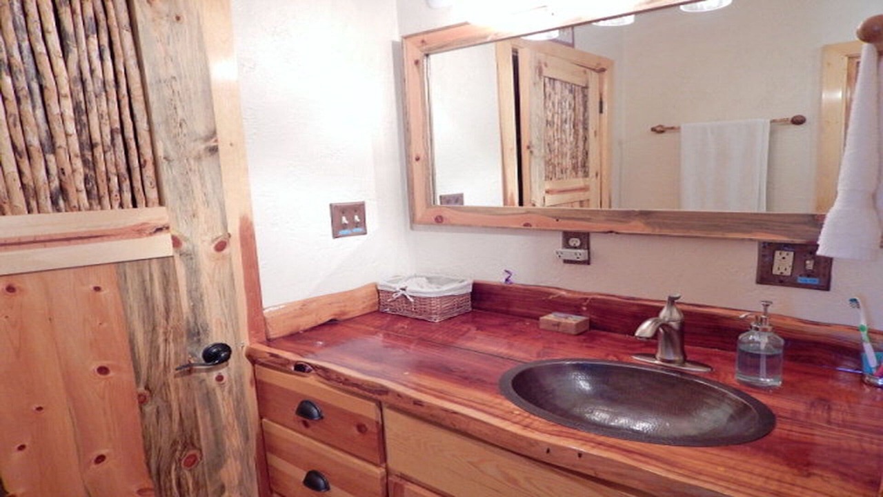 Photo of Bathroom in Marathon