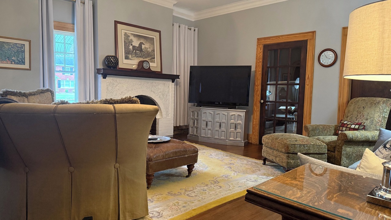 Photo of Livingroom in LaFayette