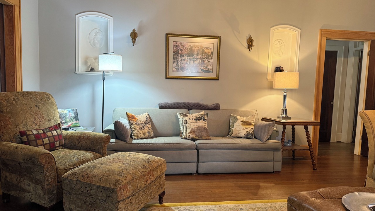 Photo of Livingroom in LaFayette