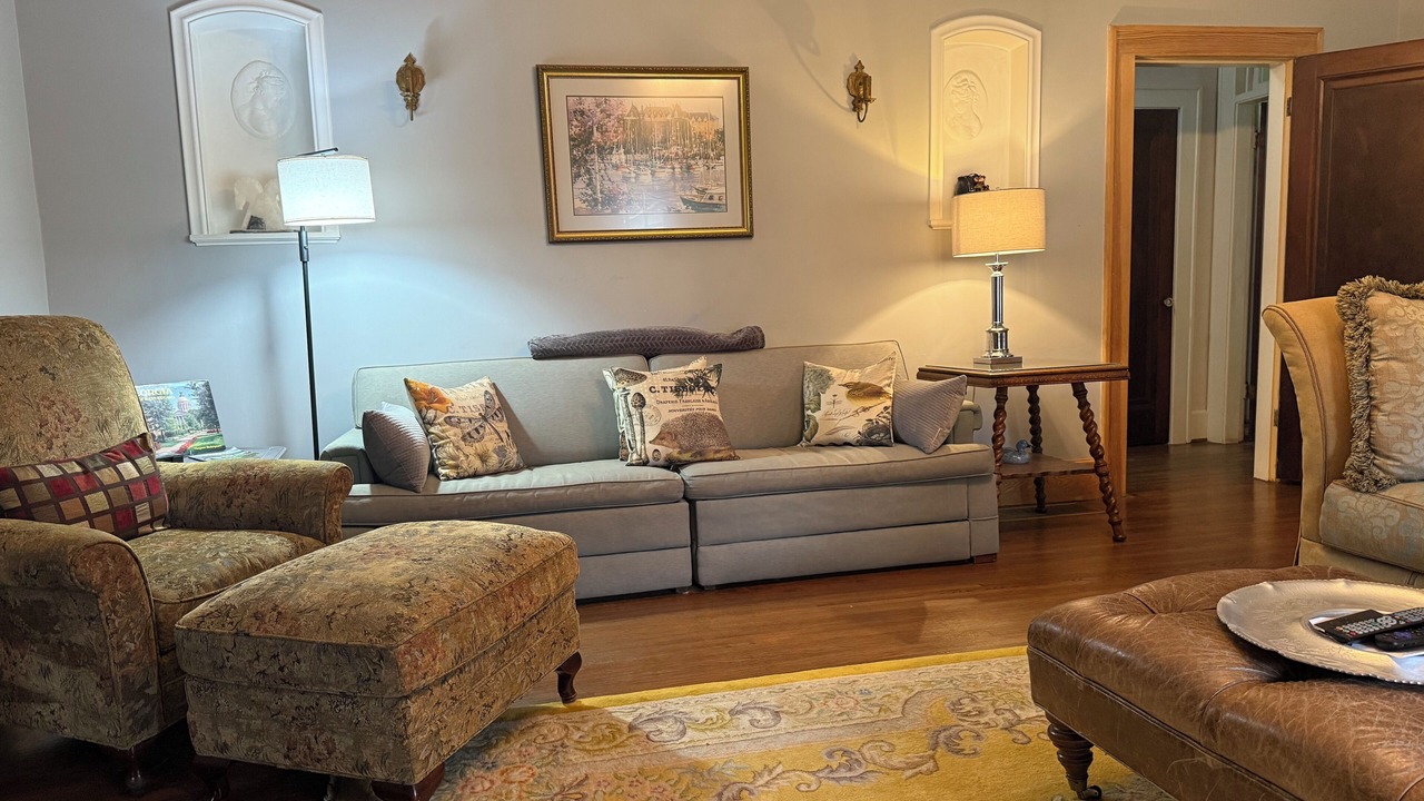 Photo of Livingroom in LaFayette