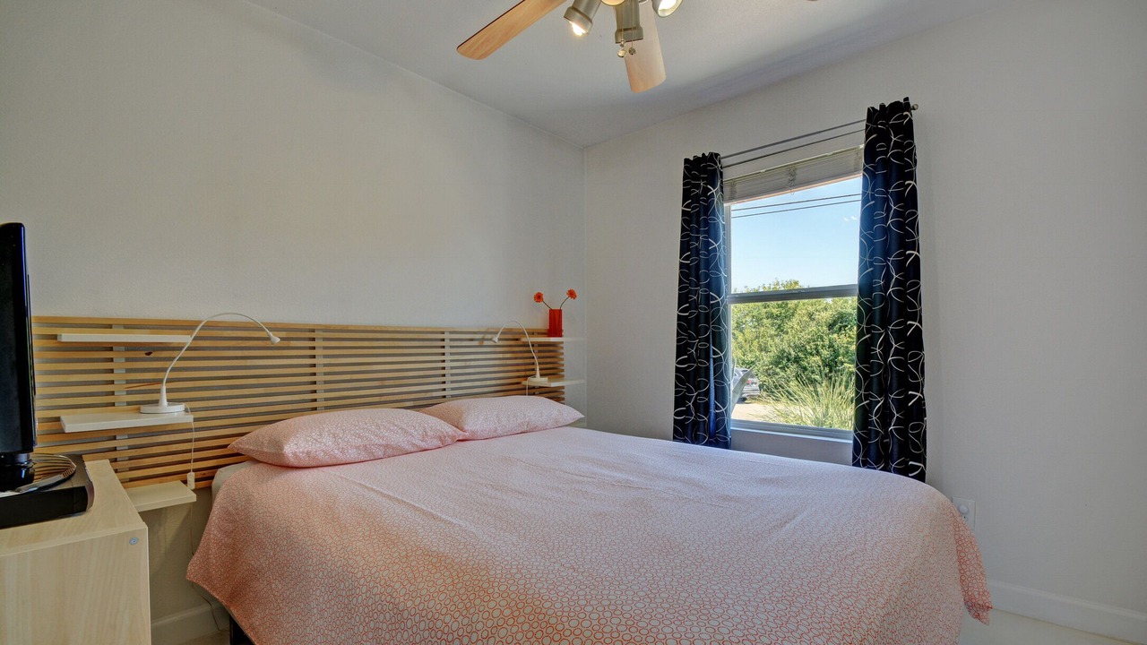 Photo of Bedroom in Kyle