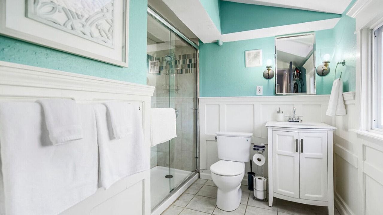 Photo of Bathroom in South Hyde Park