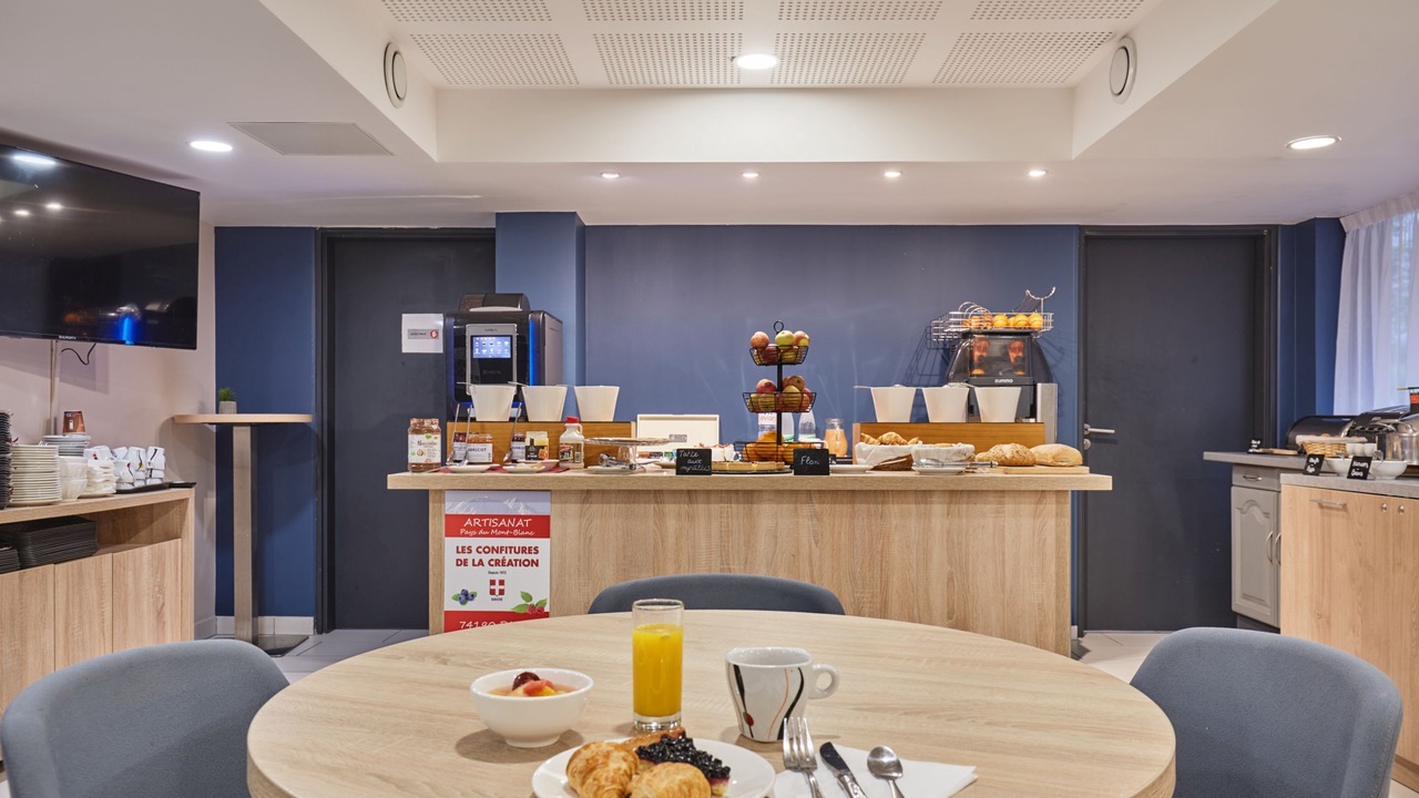 Photo of Others in Les Tines