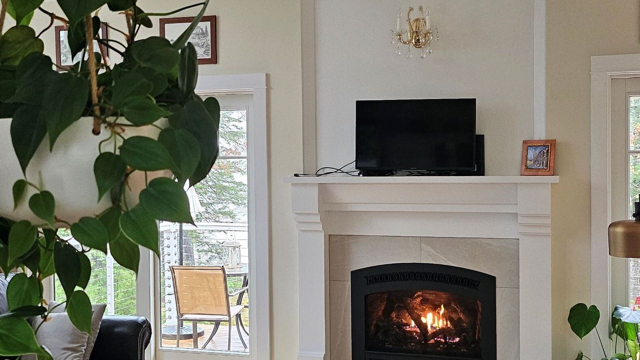 Photo of Livingroom in Lamoine