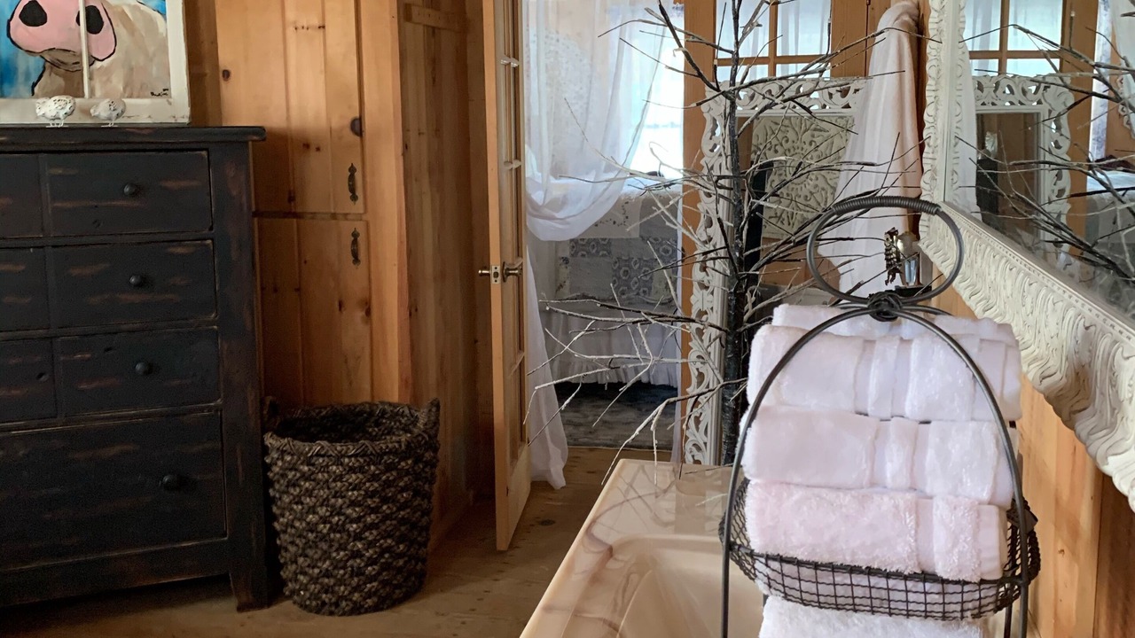 Photo of Bedroom in Clarkesville