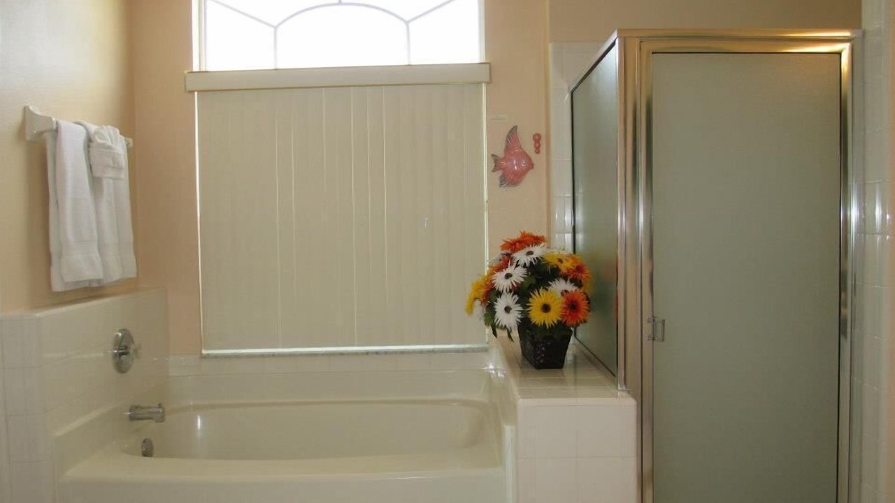Photo of Bathroom in Lindfields