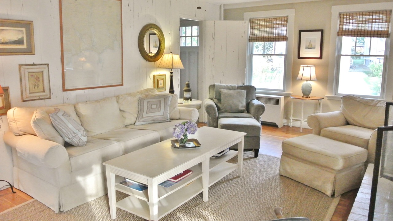 Photo of Livingroom in Groton Long Point