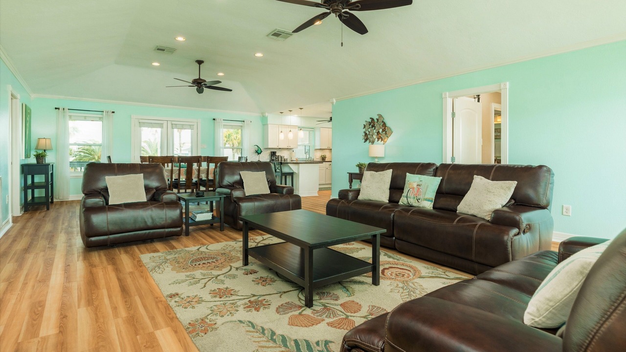 Photo of Others in Jamaica Beach