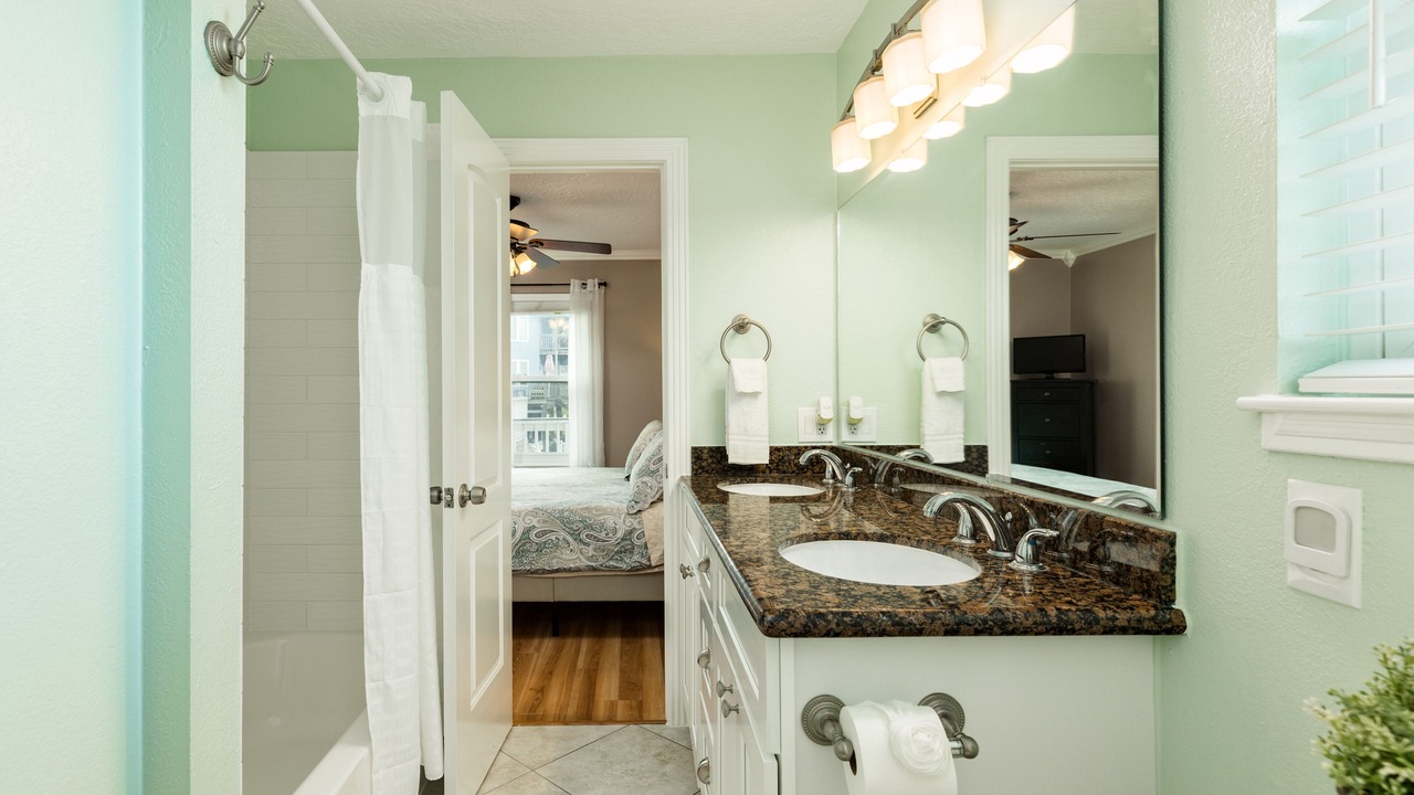 Photo of Bathroom in Jamaica Beach