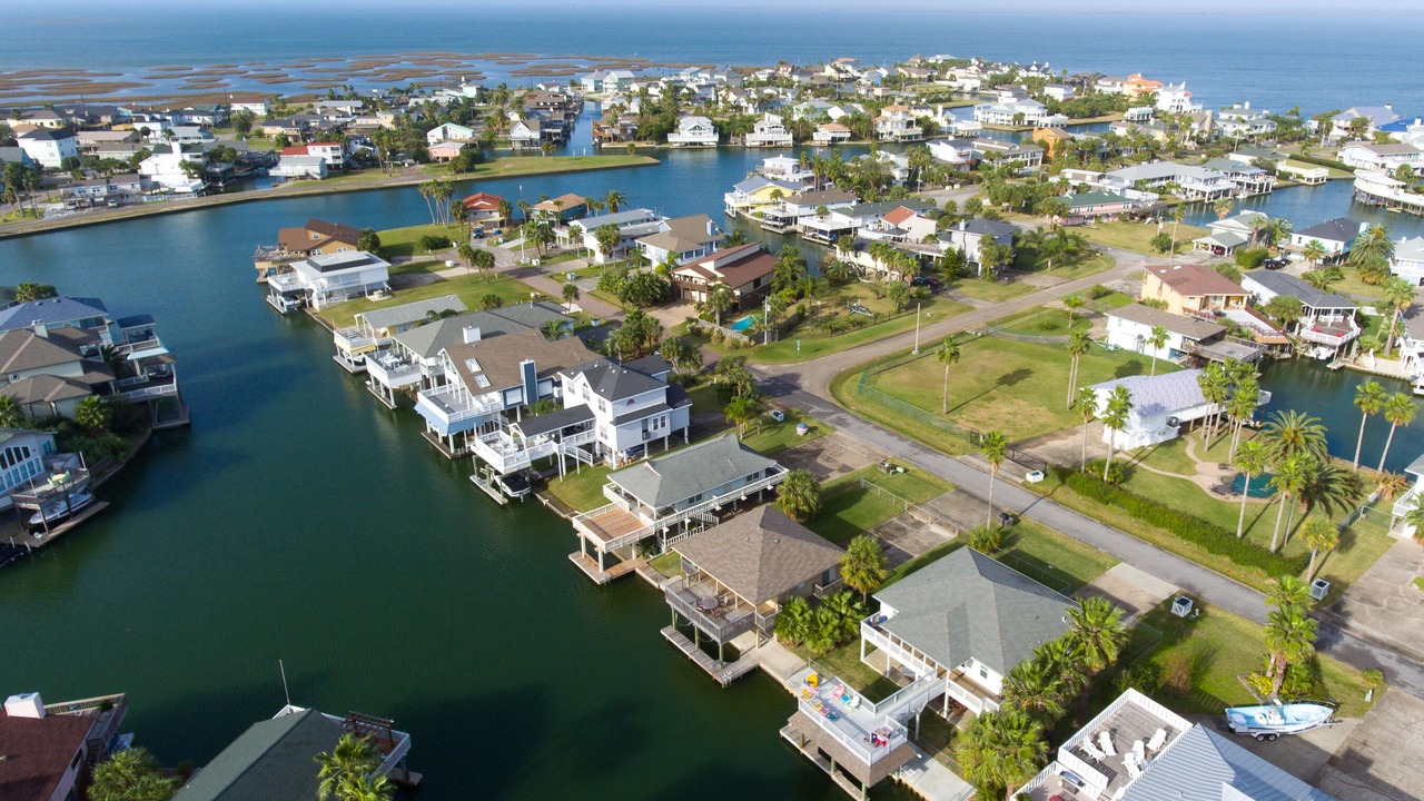 Photo of Others in Jamaica Beach