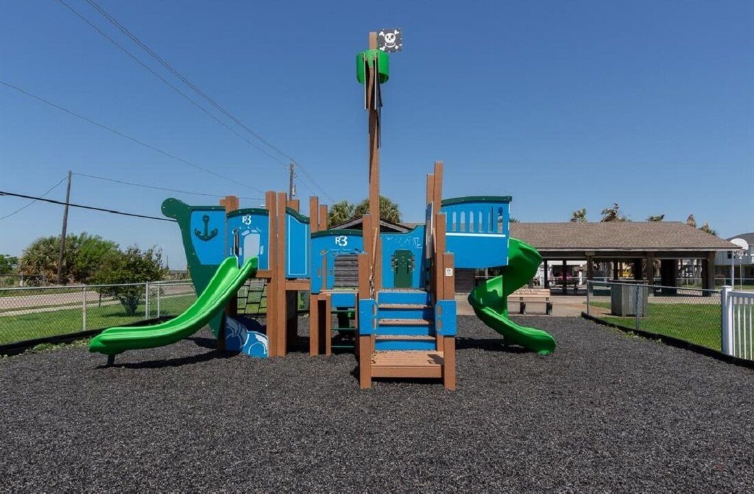 Photo of Others in Jamaica Beach