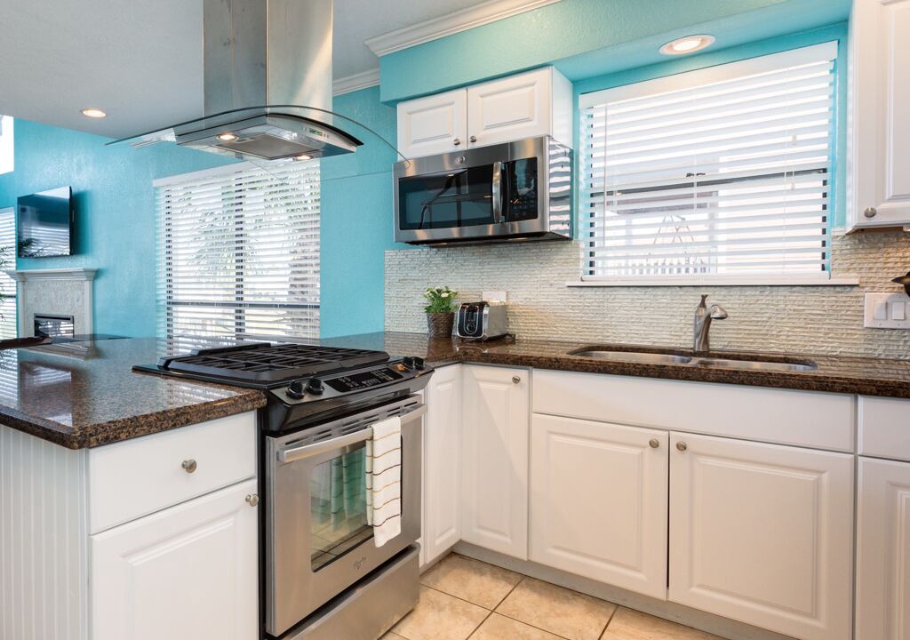 Photo of Others in Jamaica Beach