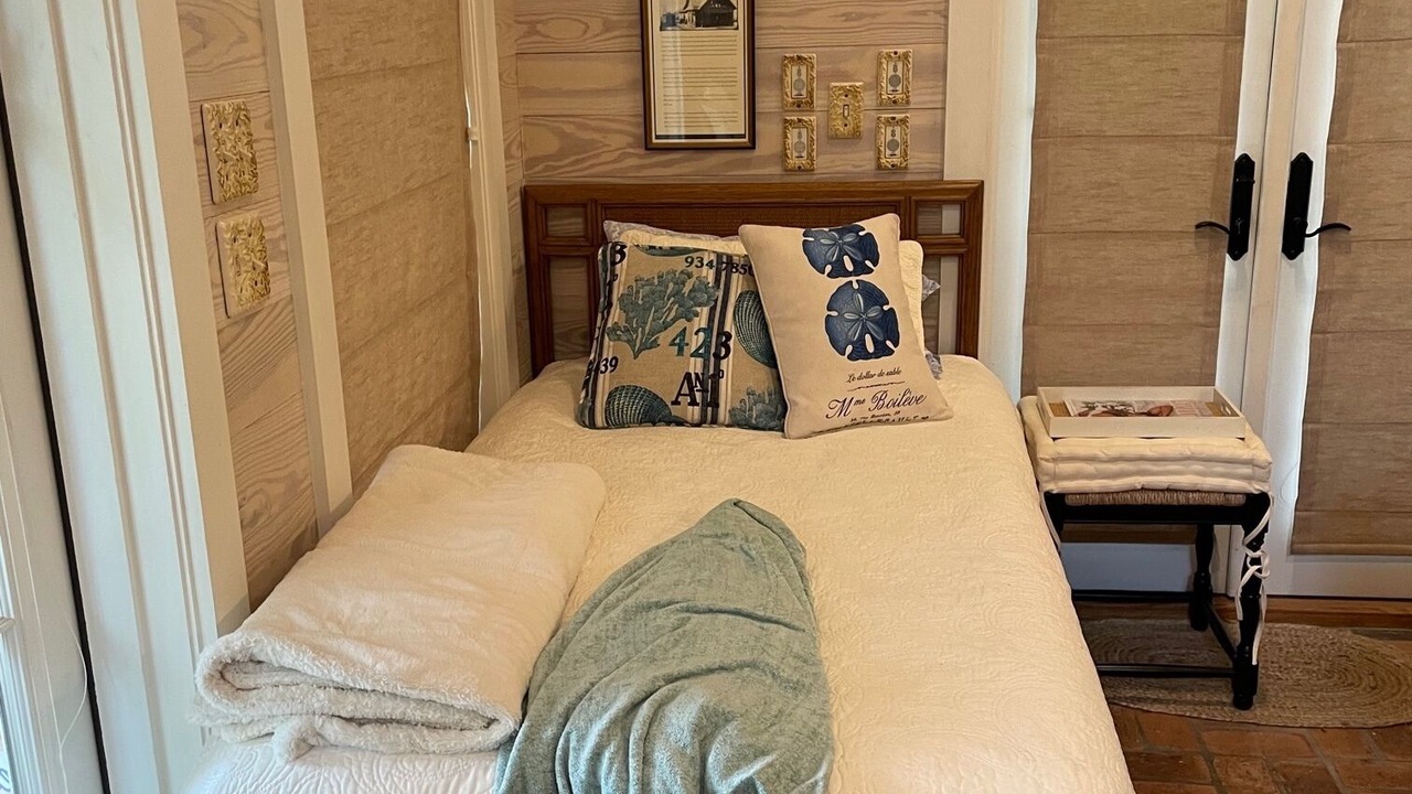 Photo of Bedroom in Long Beach