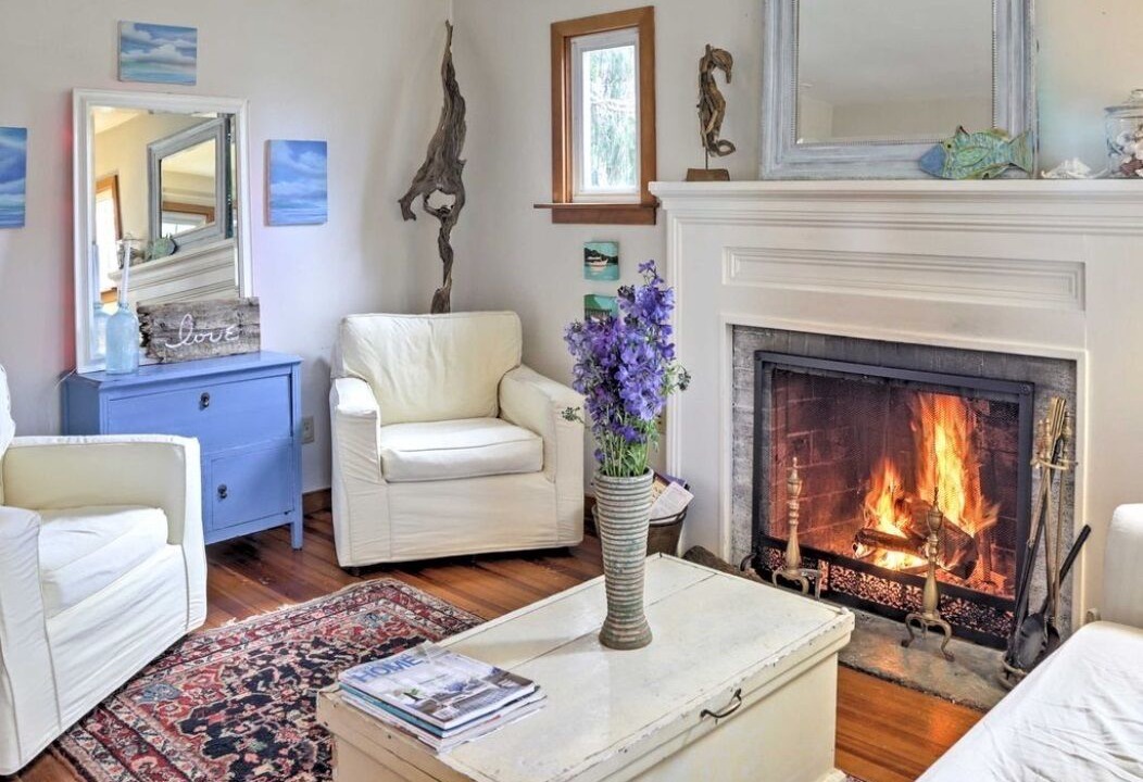 Photo of Livingroom in Saybrook Manor