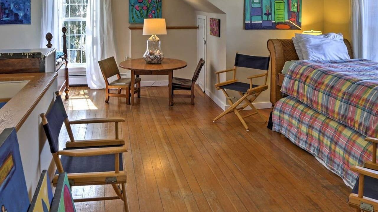 Photo of Bedroom in Saybrook Manor