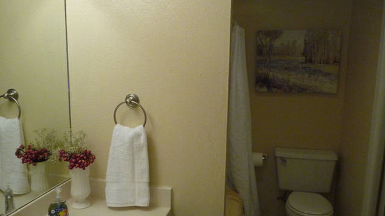 Photo of Bathroom in Knox - Henderson