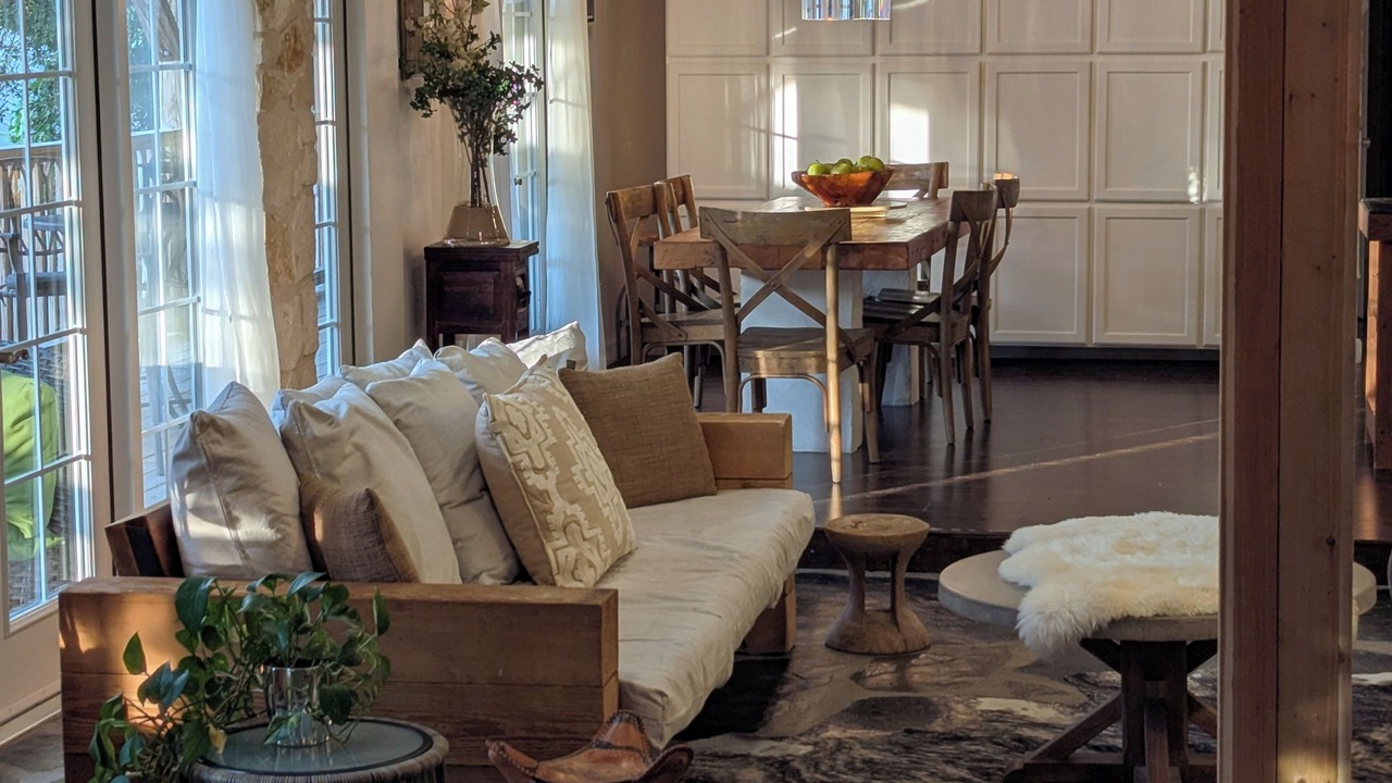 Photo of Livingroom in Barton Hills