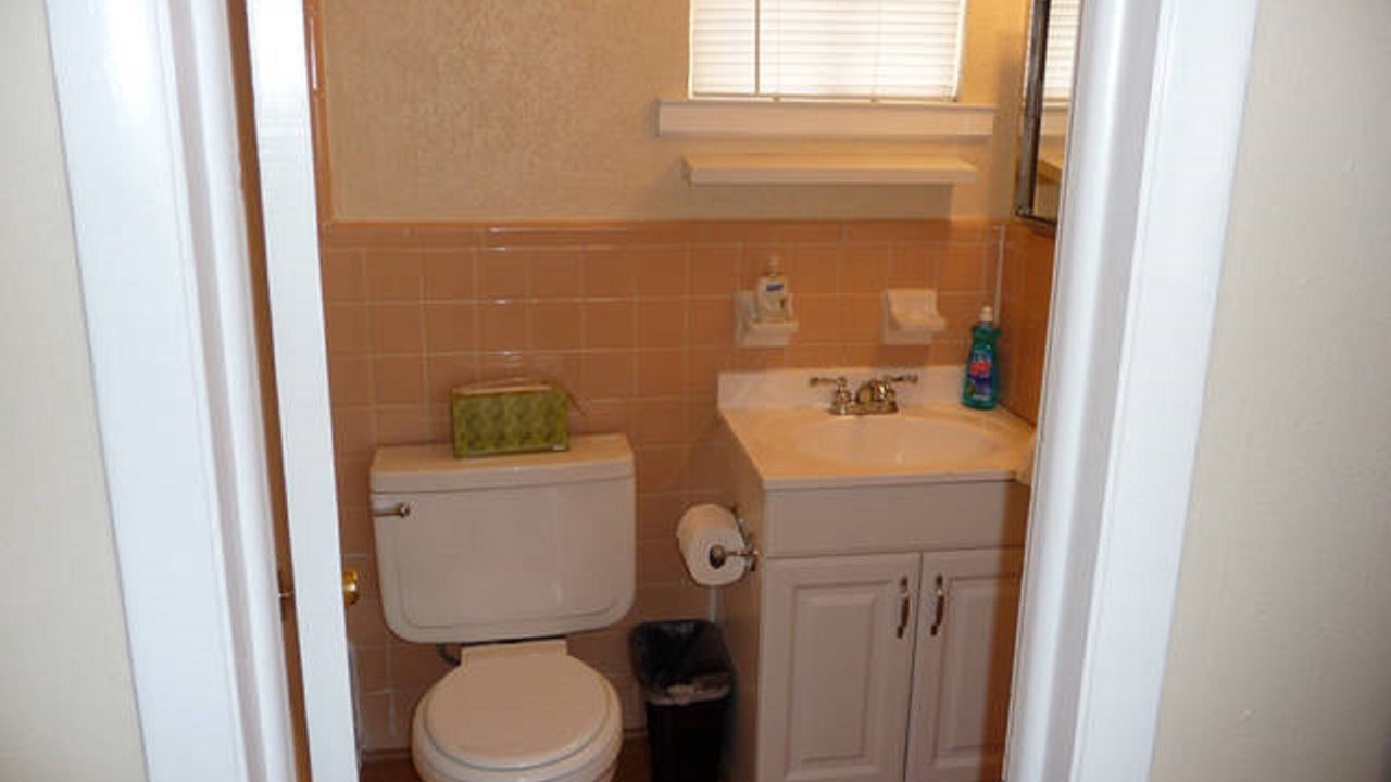 Photo of Bathroom in Knox - Henderson