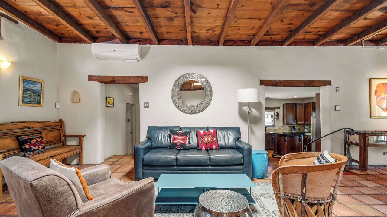 Photo of Livingroom in Historic Eastside