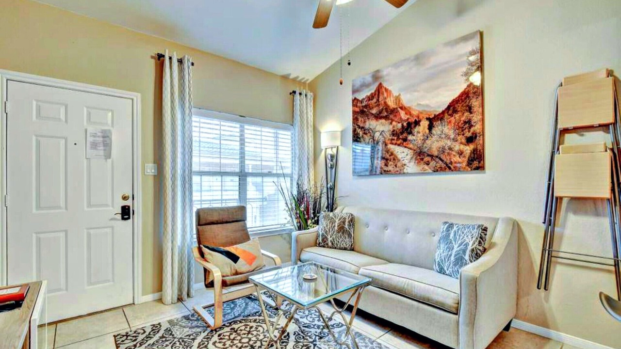 Photo of Livingroom in Highland Lake Estates