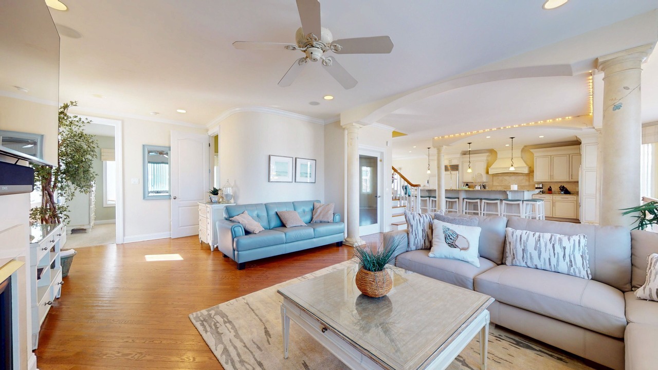 Photo of Livingroom in A-Zone