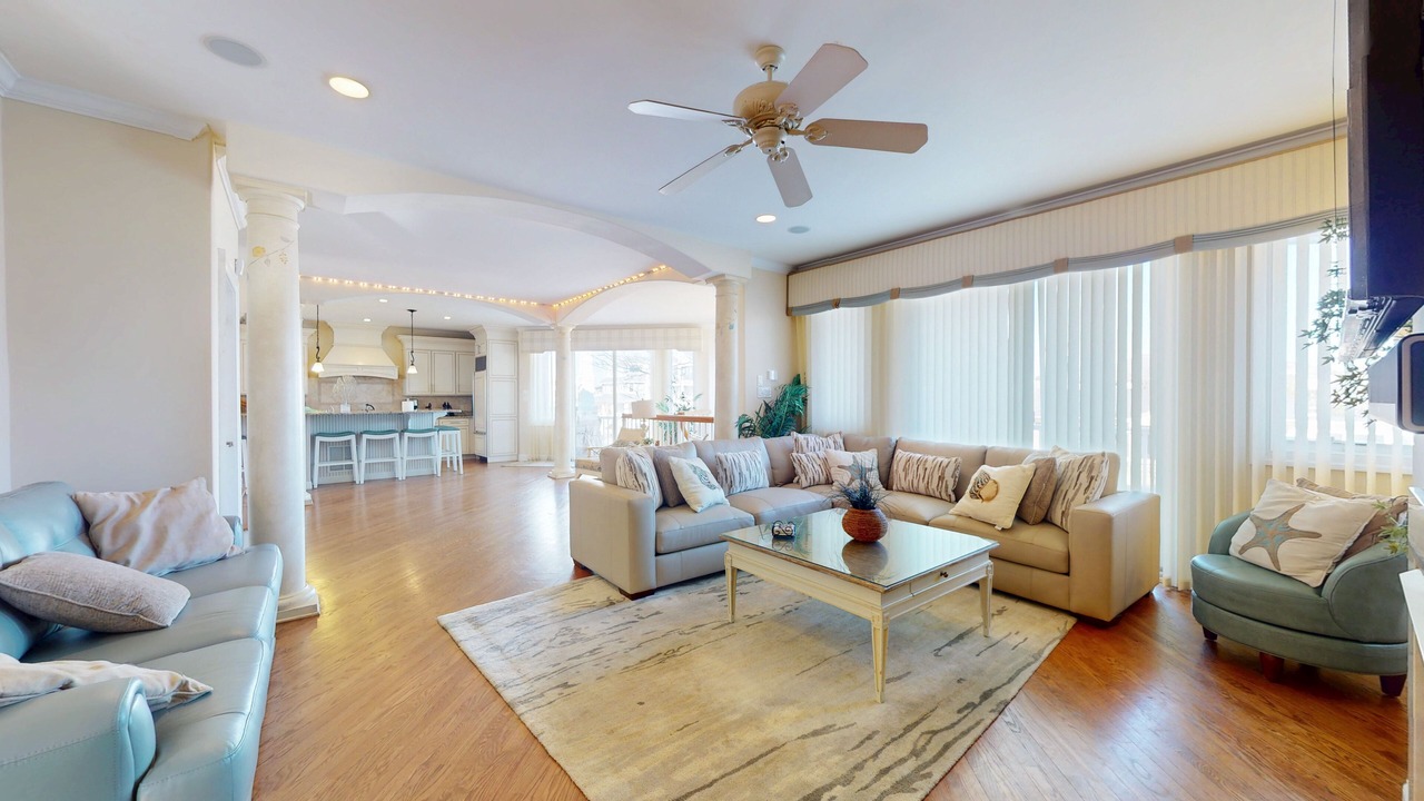 Photo of Livingroom in A-Zone