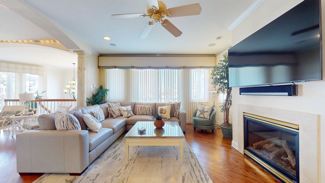 Photo of Livingroom in A-Zone