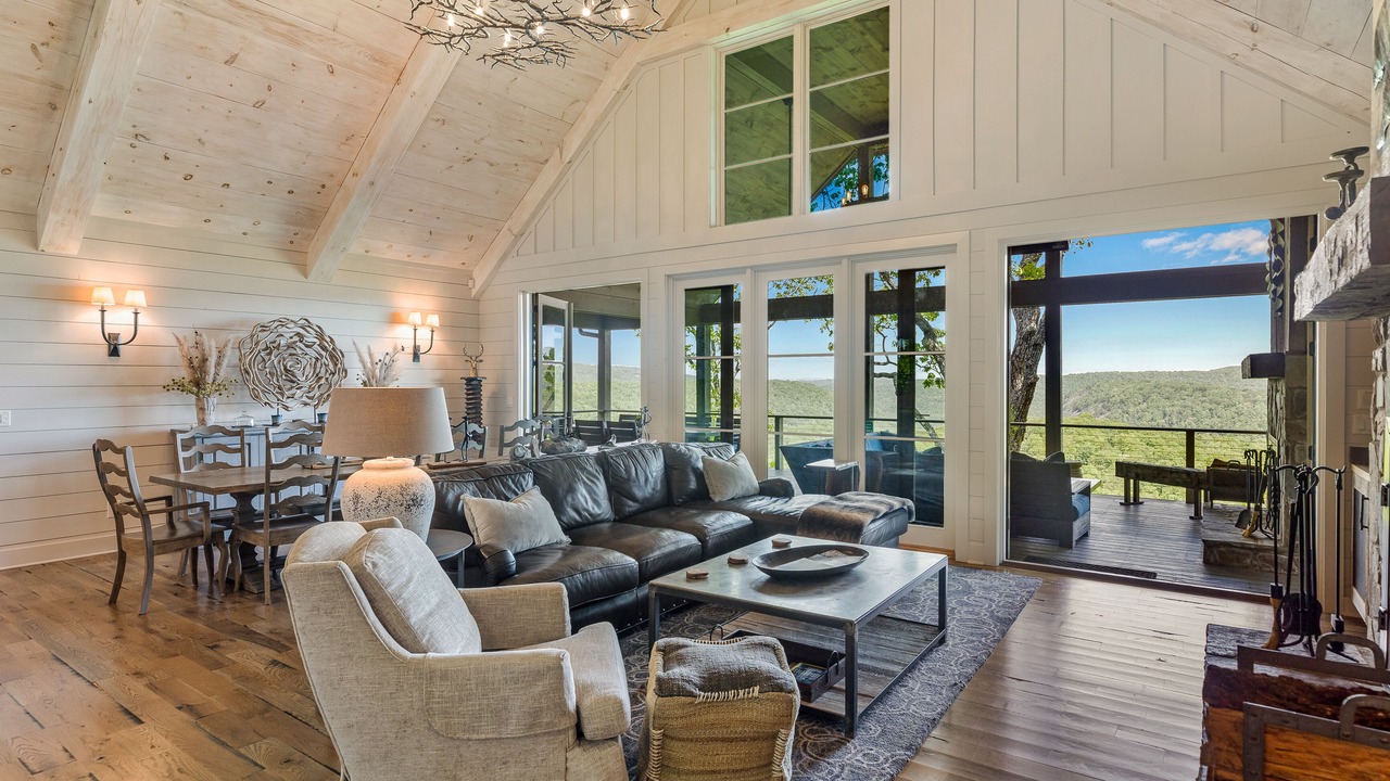 Photo of Livingroom in Sapphire