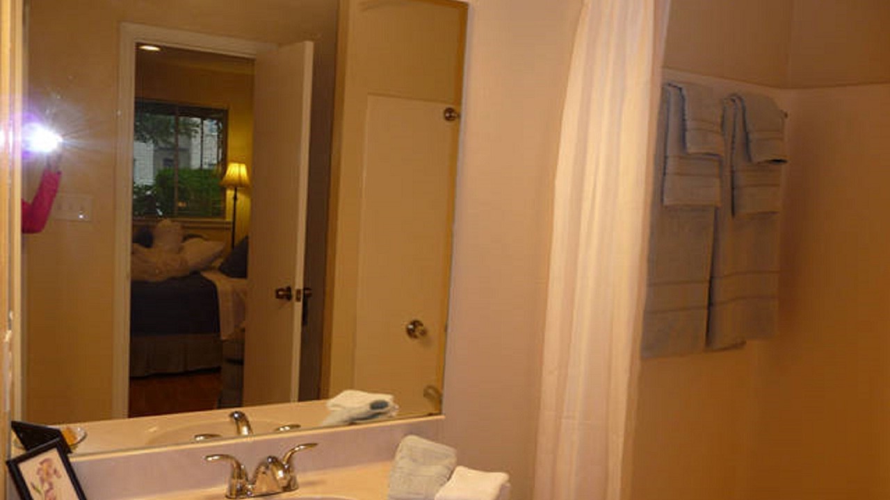 Photo of Bathroom in Knox - Henderson