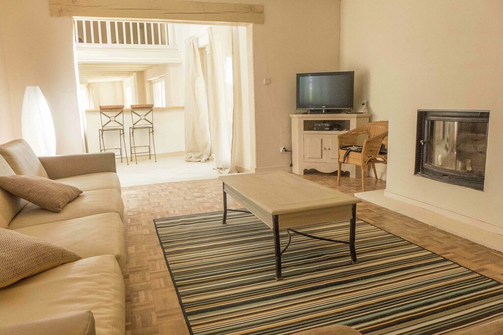 Photo of Livingroom in Loupia