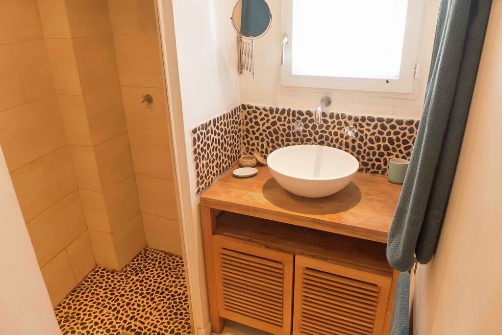 Photo of Bathroom in Loupia