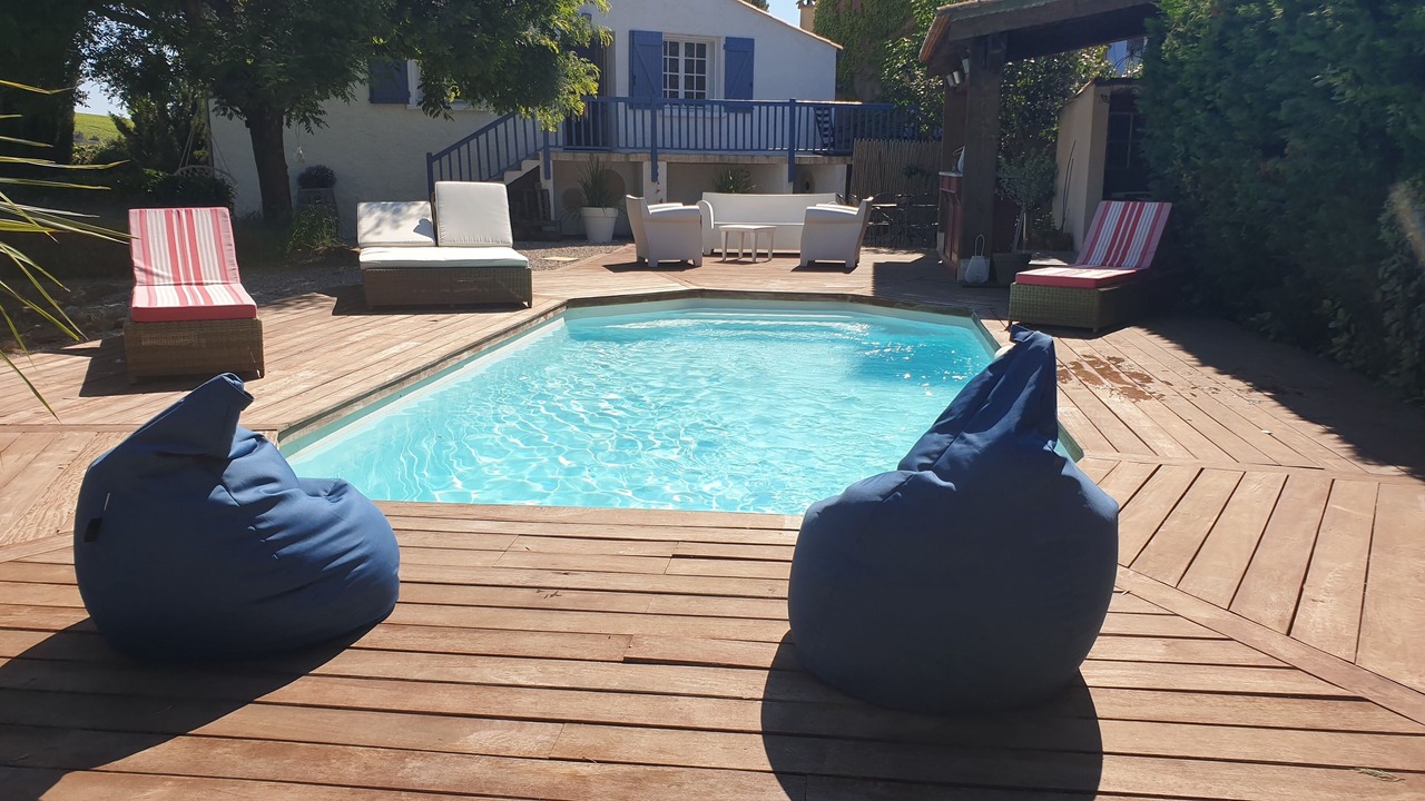 Photo of Outdoor in Quarante