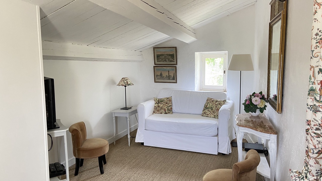 Photo of Livingroom in Pierrerue