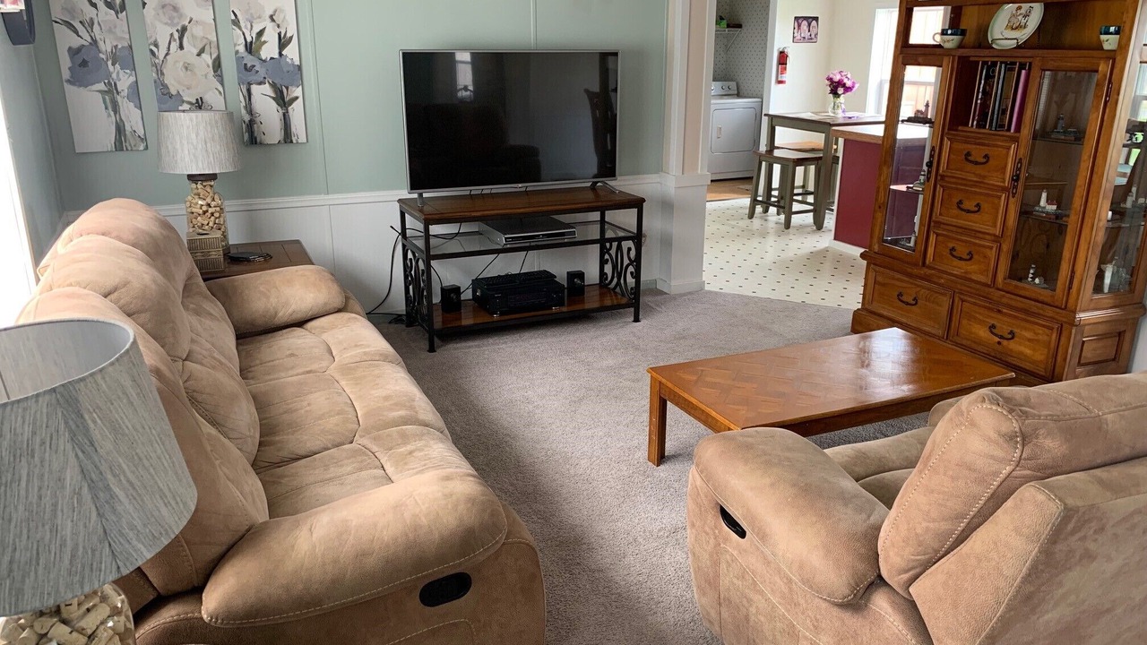 Photo of Livingroom in Alexandria Bay