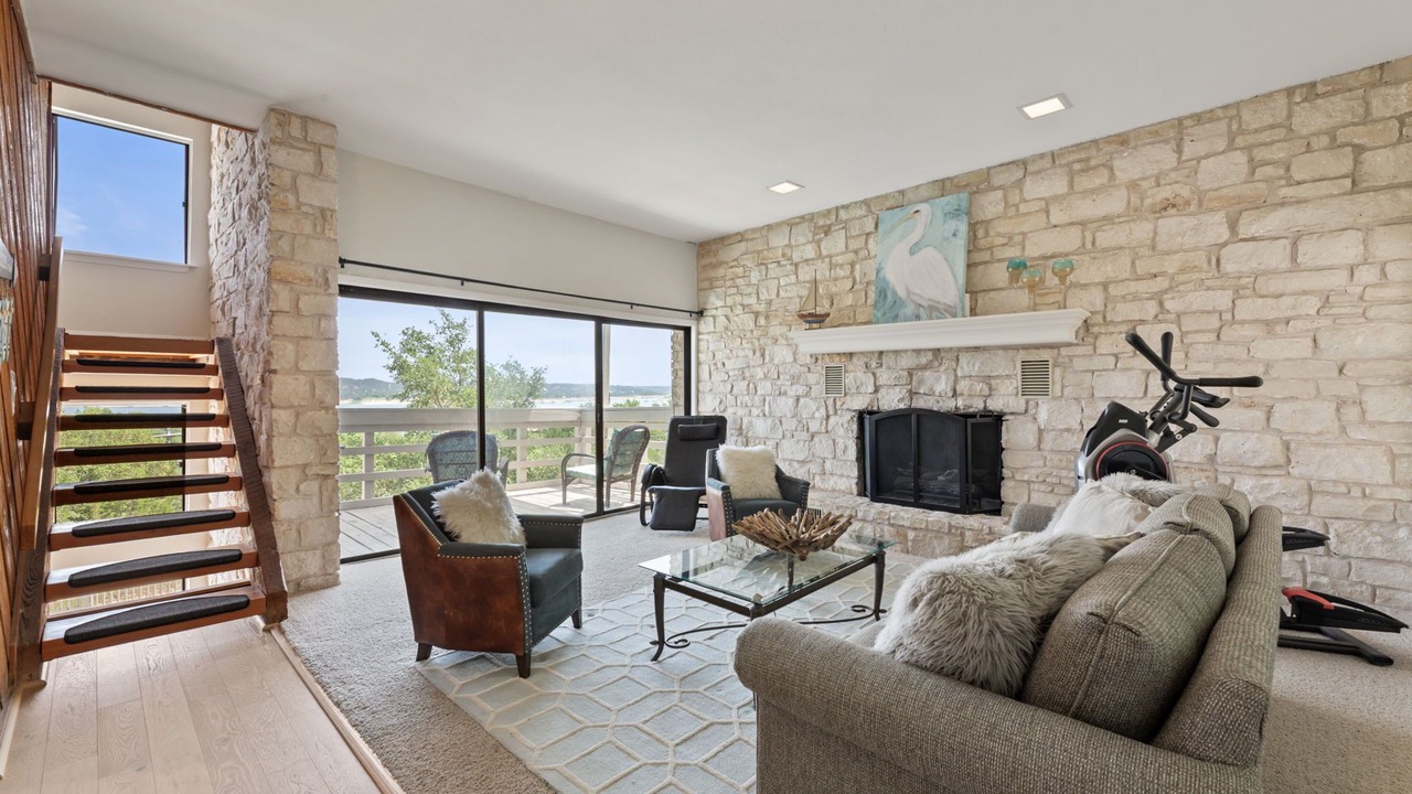 Photo of Livingroom in Travis Landing