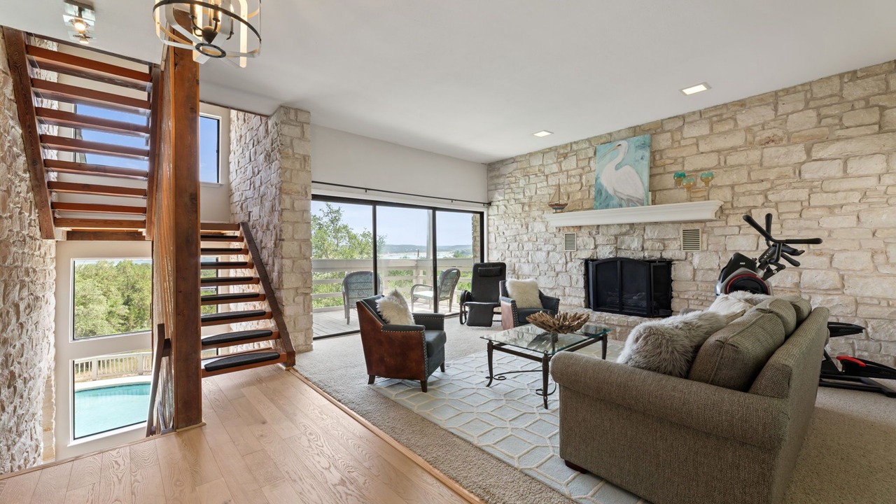Photo of Livingroom in Travis Landing