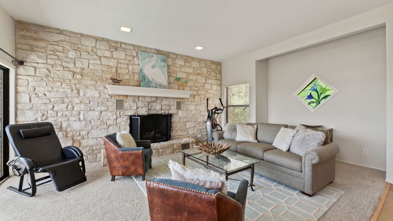 Photo of Livingroom in Travis Landing