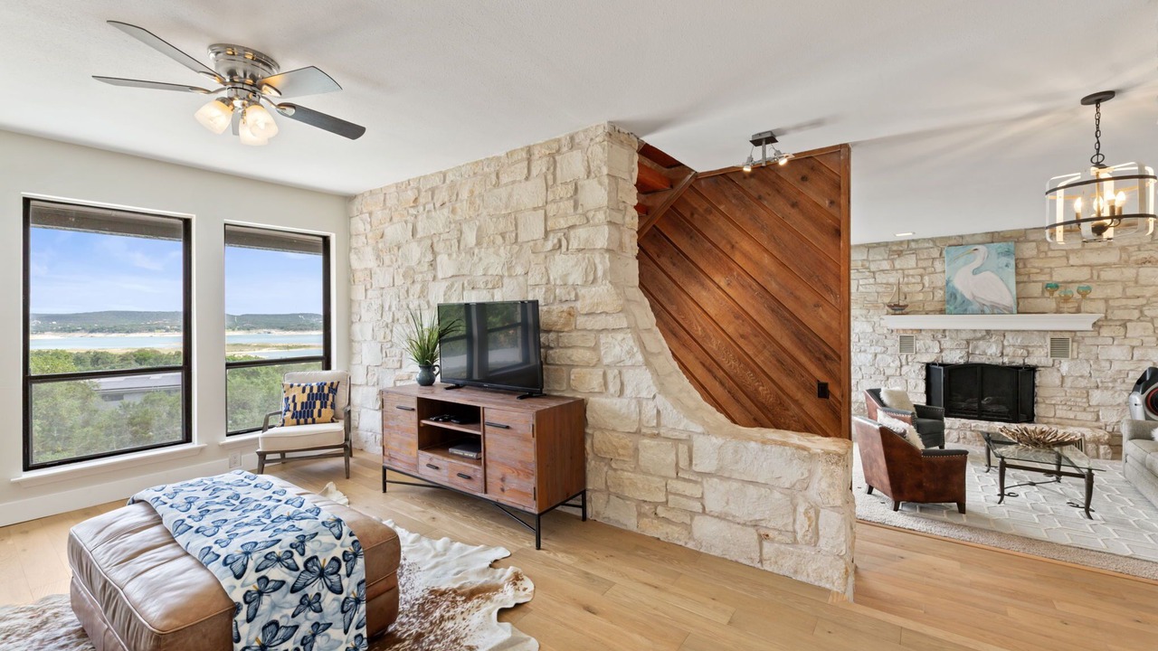 Photo of Livingroom in Travis Landing