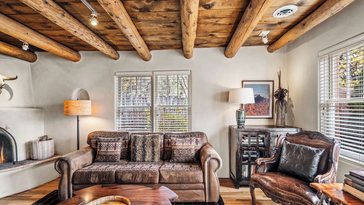 Photo of Livingroom in Historic Eastside