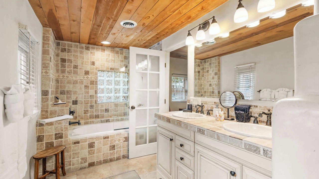 Photo of Bathroom in Historic Eastside