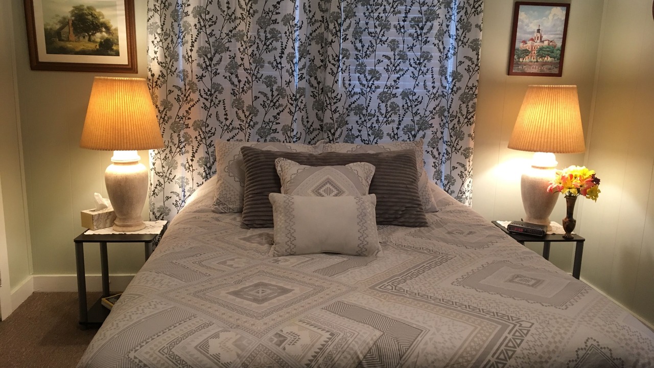 Photo of Bedroom in Shiner